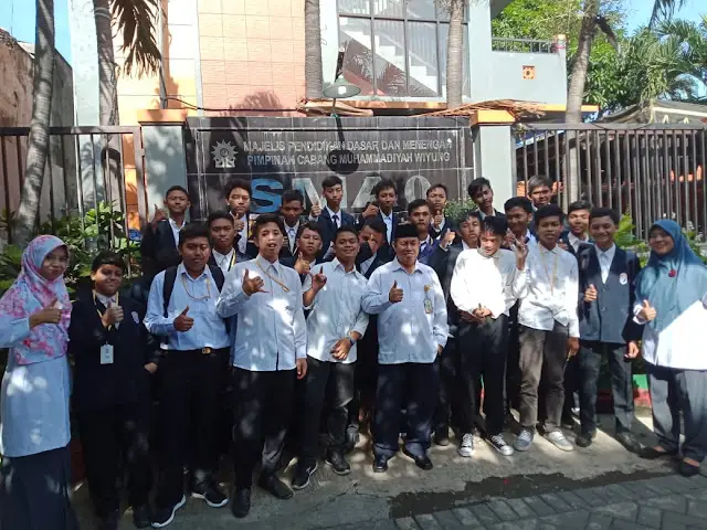Anak Kelas XI SMA Muse Liburan Dengan Kegiatan OJT 