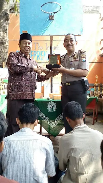 Menanggulangi Kenakalan Remaja Bersama Polres Surabaya